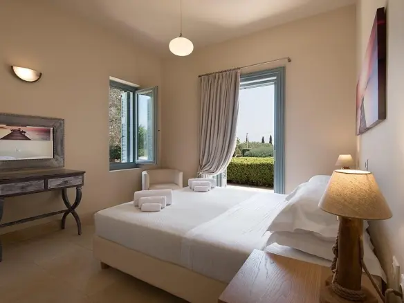 4-bedroom Villa In Kranidi, Greece (300 M²)
