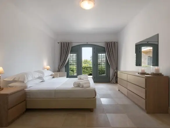 4-bedroom Villa In Kranidi, Greece (300 M²)