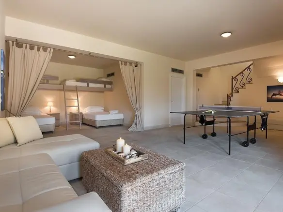 4-bedroom Villa In Kranidi, Greece (300 M²)