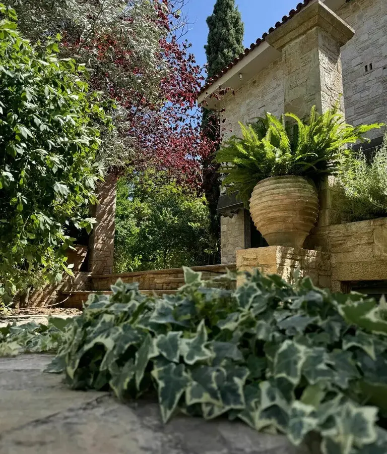 Villa Of 837 M² In Athens
