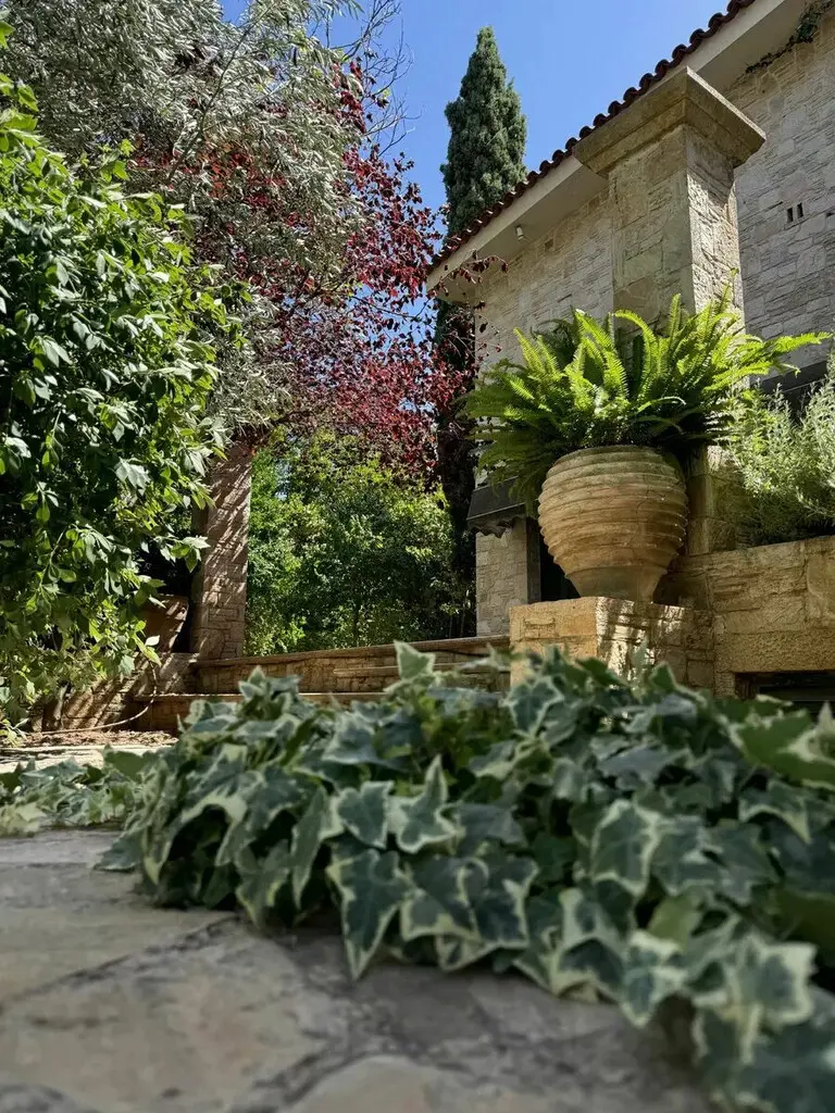 Villa Of 837 M² In Athens