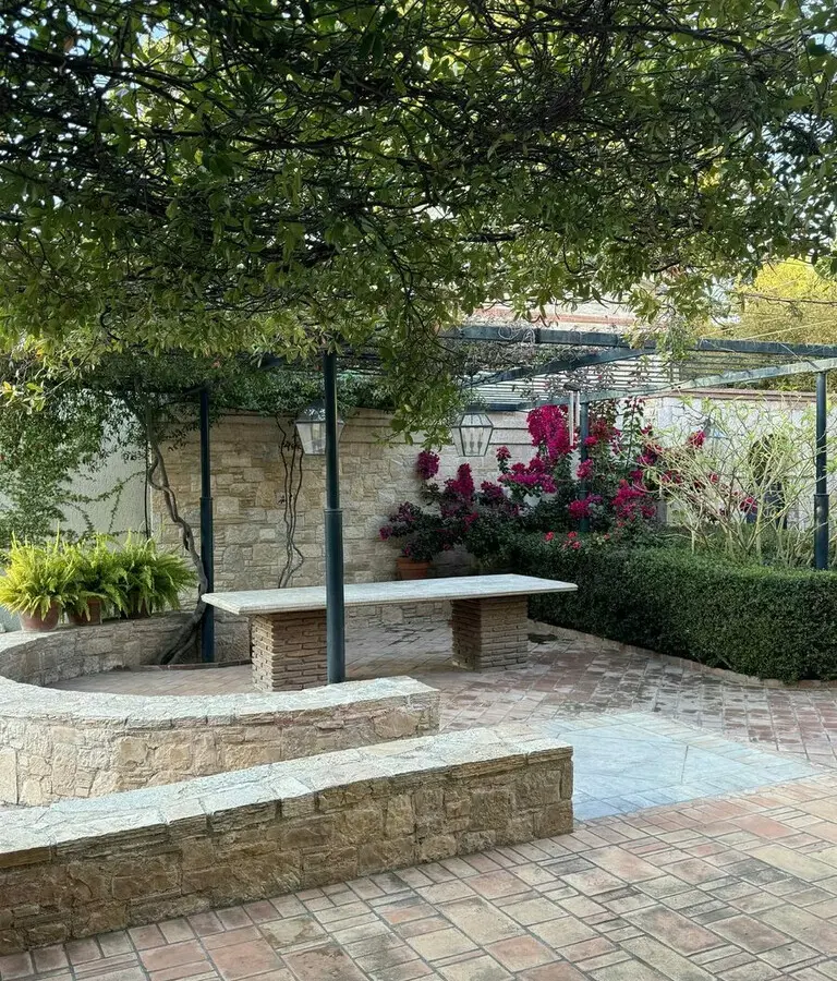 Villa Of 837 M² In Athens