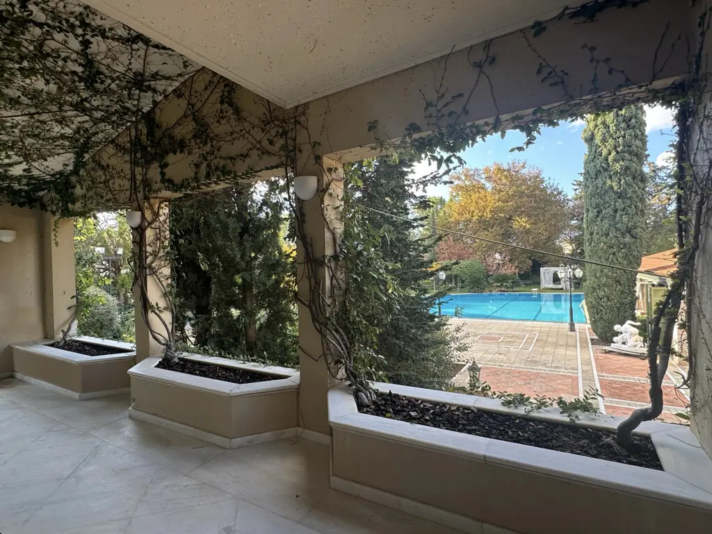 Villa Of 837 M² In Athens