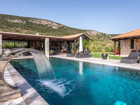 4-bedroom Villa In Nafplio, Greece (471 M²)