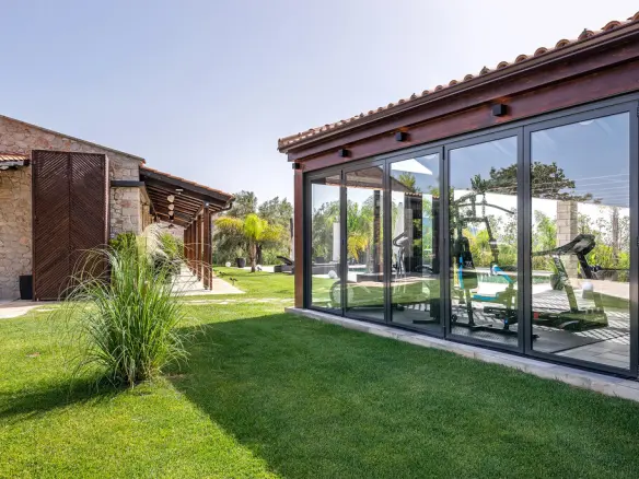 4-bedroom Villa In Nafplio, Greece (471 M²)