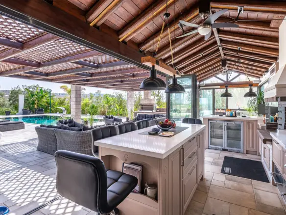 4-bedroom Villa In Nafplio, Greece (471 M²)
