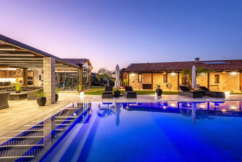 Villa Of 471 M² In Peloponnese