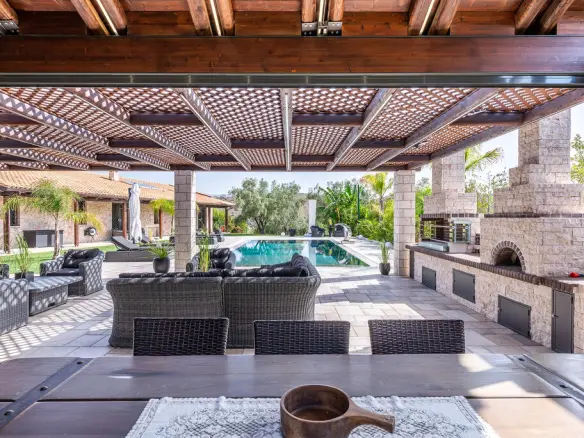 4-bedroom Villa In Nafplio, Greece (471 M²)