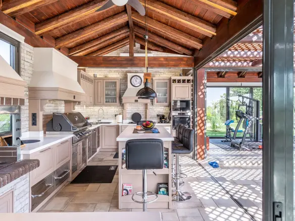 4-bedroom Villa In Nafplio, Greece (471 M²)