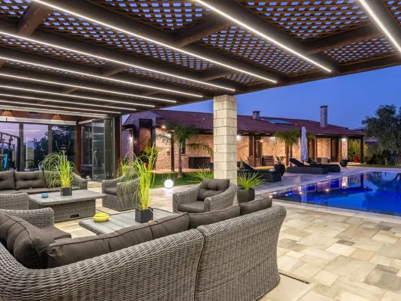 4-bedroom Villa In Nafplio, Greece (471 M²)
