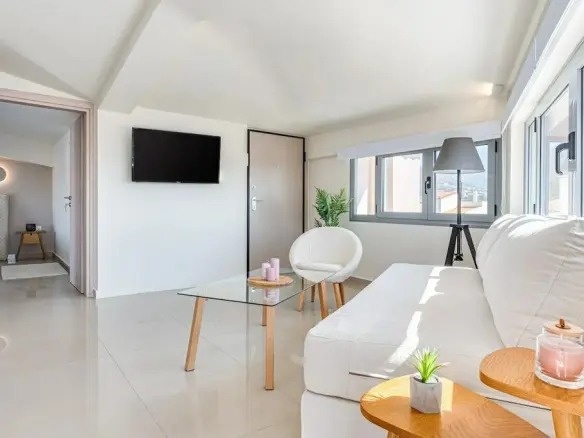 5-bedroom Detached House In Kalivia Thorikou, Greece (217 M²)