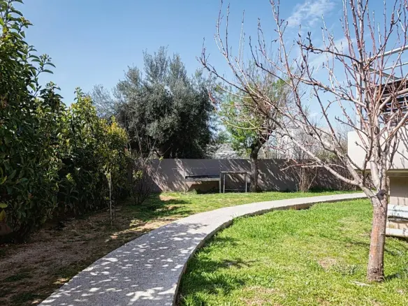 5-bedroom Detached House In Kalivia Thorikou, Greece (217 M²)