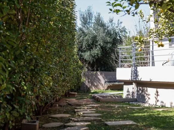 5-bedroom Detached House In Kalivia Thorikou, Greece (217 M²)
