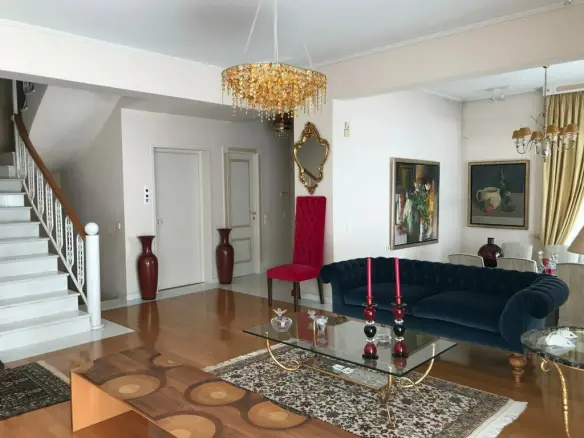Detached House Of 422 M² In Athens