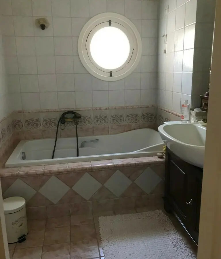 Detached House Of 422 M² In Athens