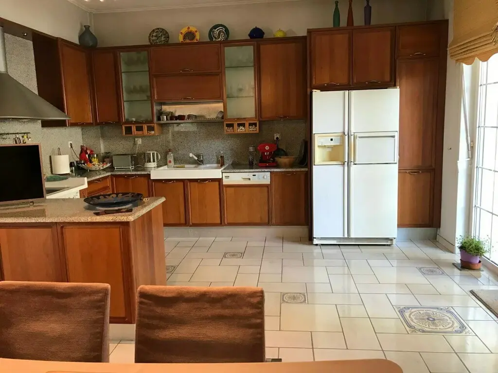Detached House Of 422 M² In Athens