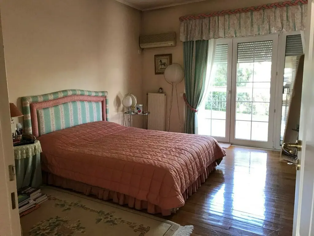 Detached House Of 422 M² In Athens