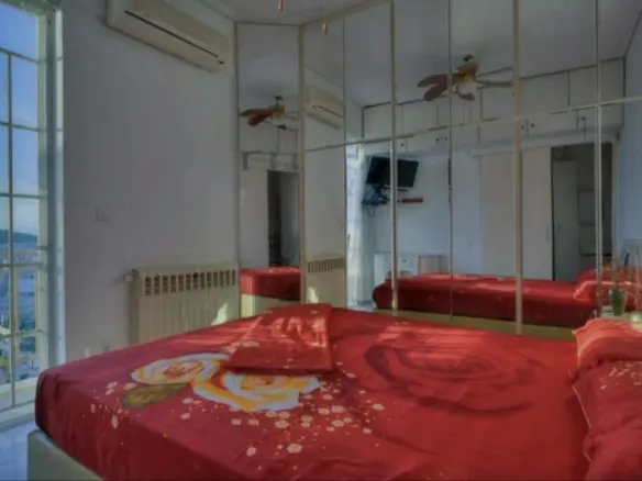 4-bedroom Flat In Neos Kosmos, Greece (131 M²)