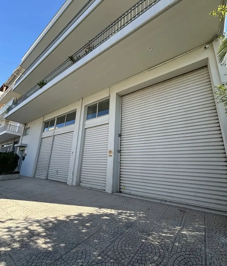 Building Of 645 M² In Athens