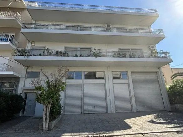 Building Of 645 M² In Athens