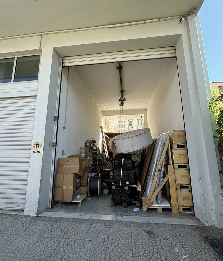 Building Of 645 M² In Athens