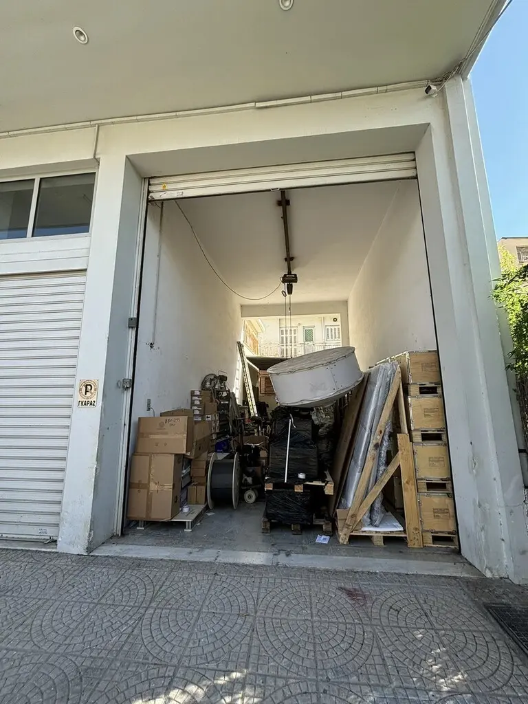 Building Of 645 M² In Athens