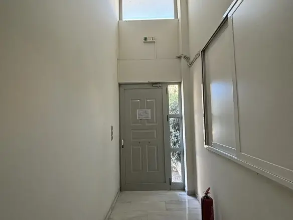 Building In Peristeri, Greece (645 M²)