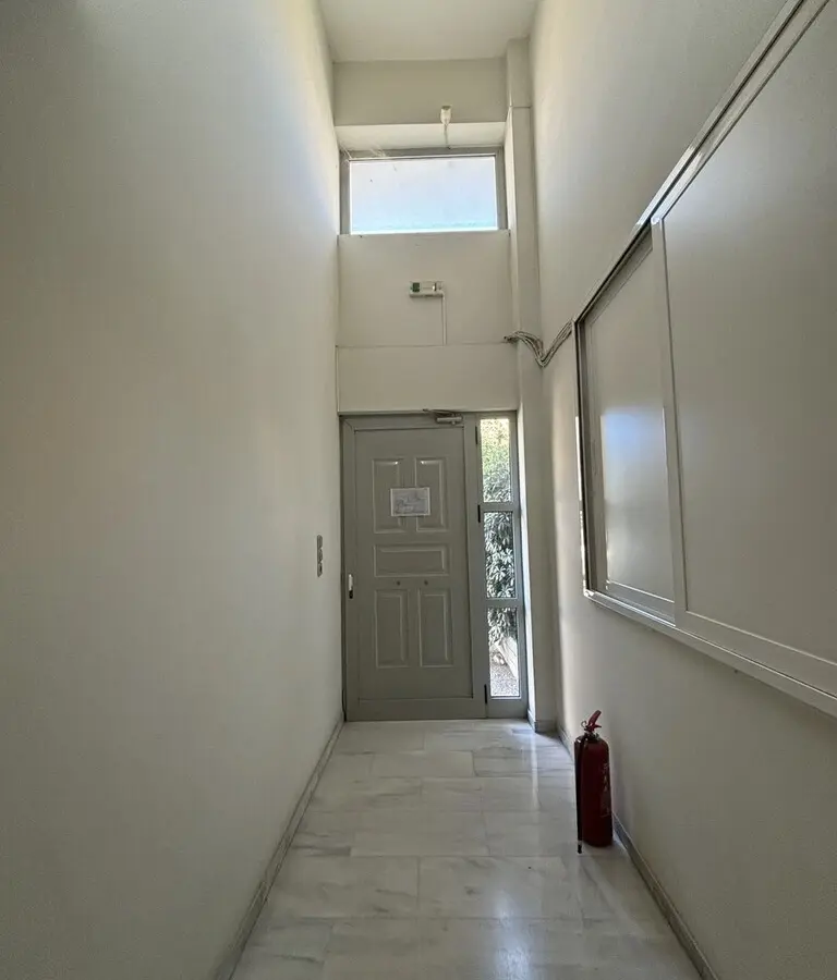 Building Of 645 M² In Athens