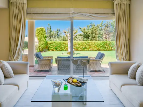 6-bedroom Villa In Palaia Fokaia, Greece (435 M²)