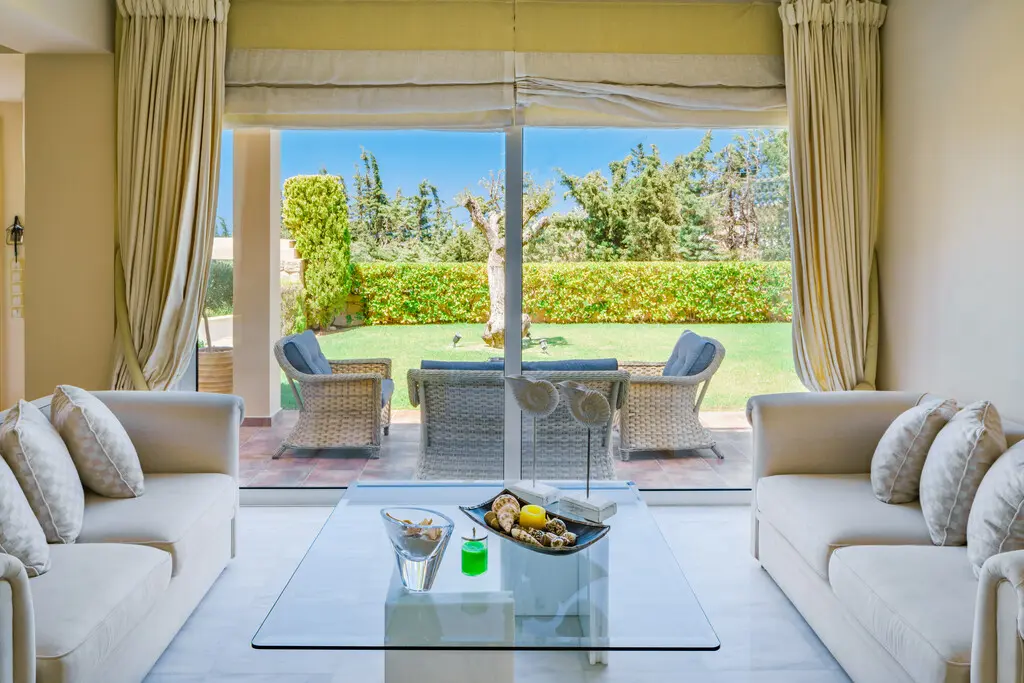 Villa Of 435 M² In Attica