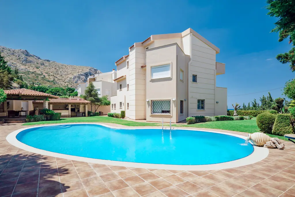 Villa Of 435 M² In Attica