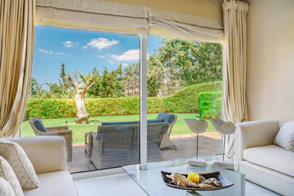 Villa Of 435 M² In Attica