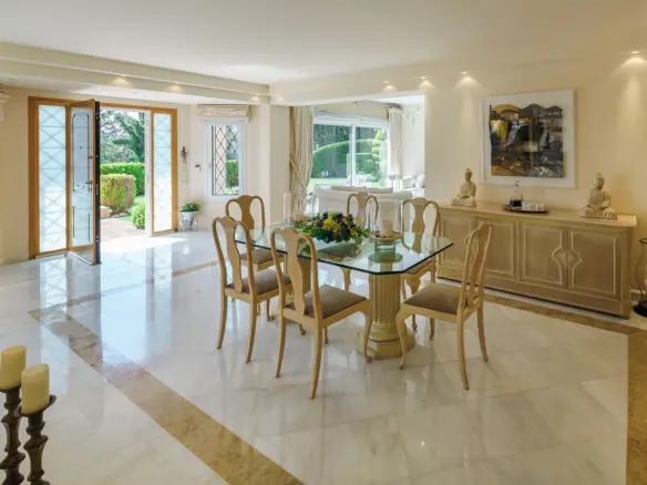 6-bedroom Villa In Palaia Fokaia, Greece (435 M²)