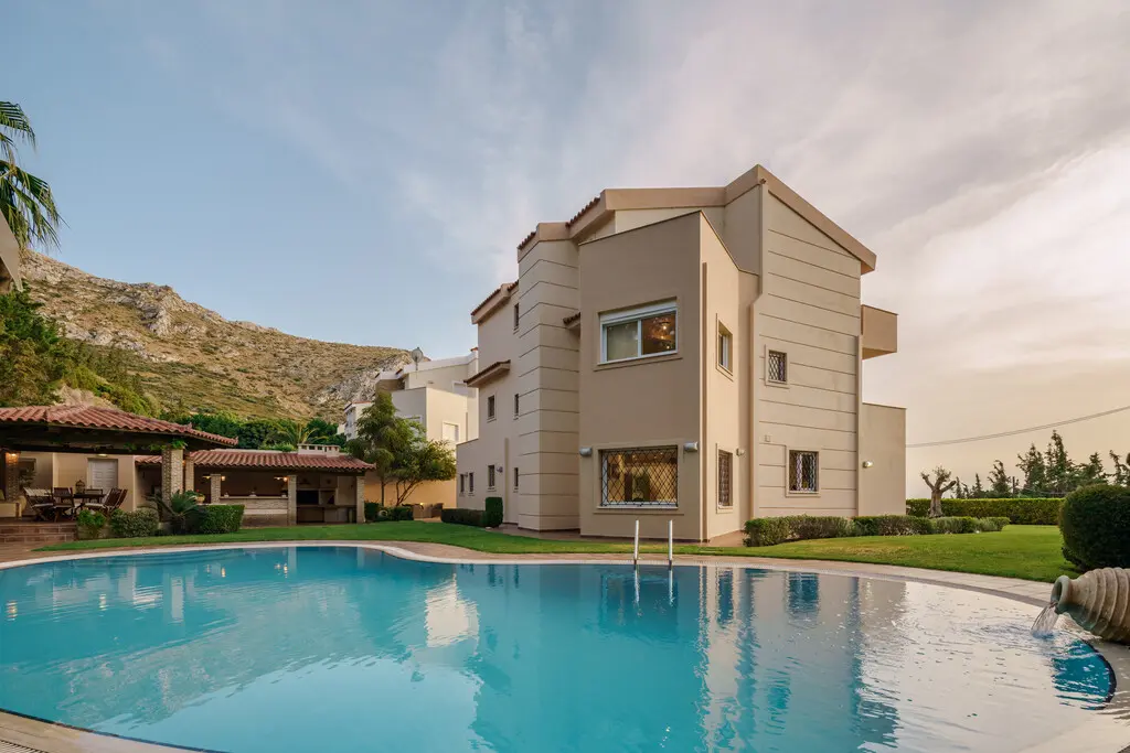 Villa Of 435 M² In Attica