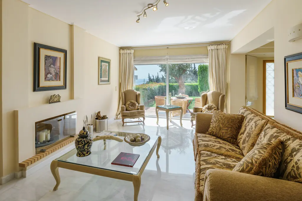 Villa Of 435 M² In Attica
