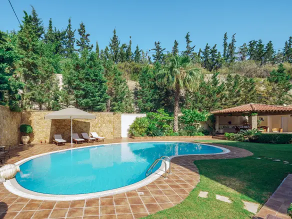 6-bedroom Villa In Palaia Fokaia, Greece (435 M²)