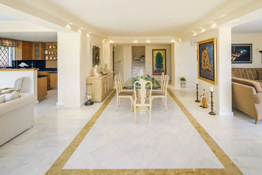 Villa Of 435 M² In Attica