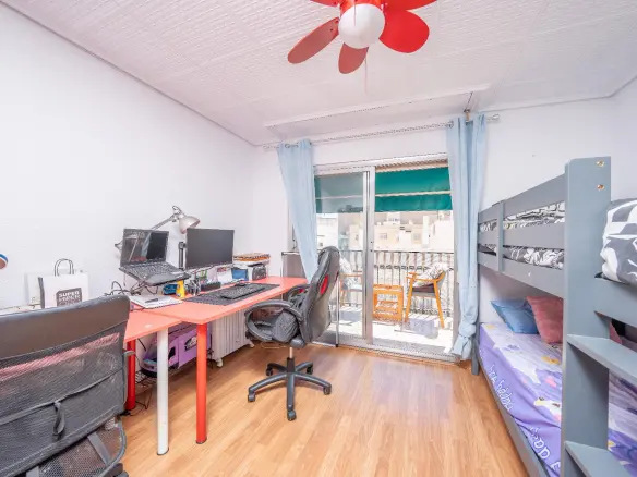 5-bedroom Flat In Elche, Spain (148 M²)