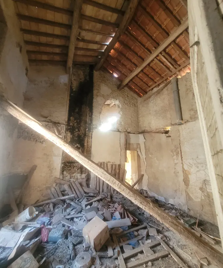 House In Alignan Du Vent, France (180 M²)