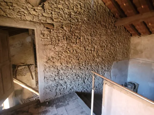 House In Alignan Du Vent, France (180 M²)