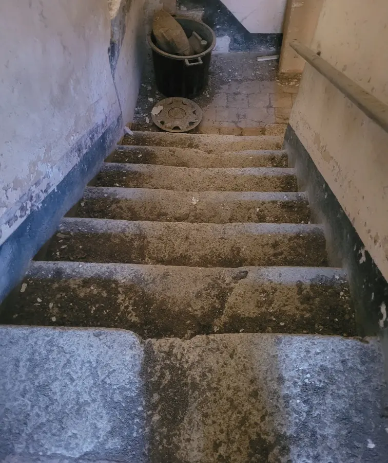 House In Alignan Du Vent, France (180 M²)