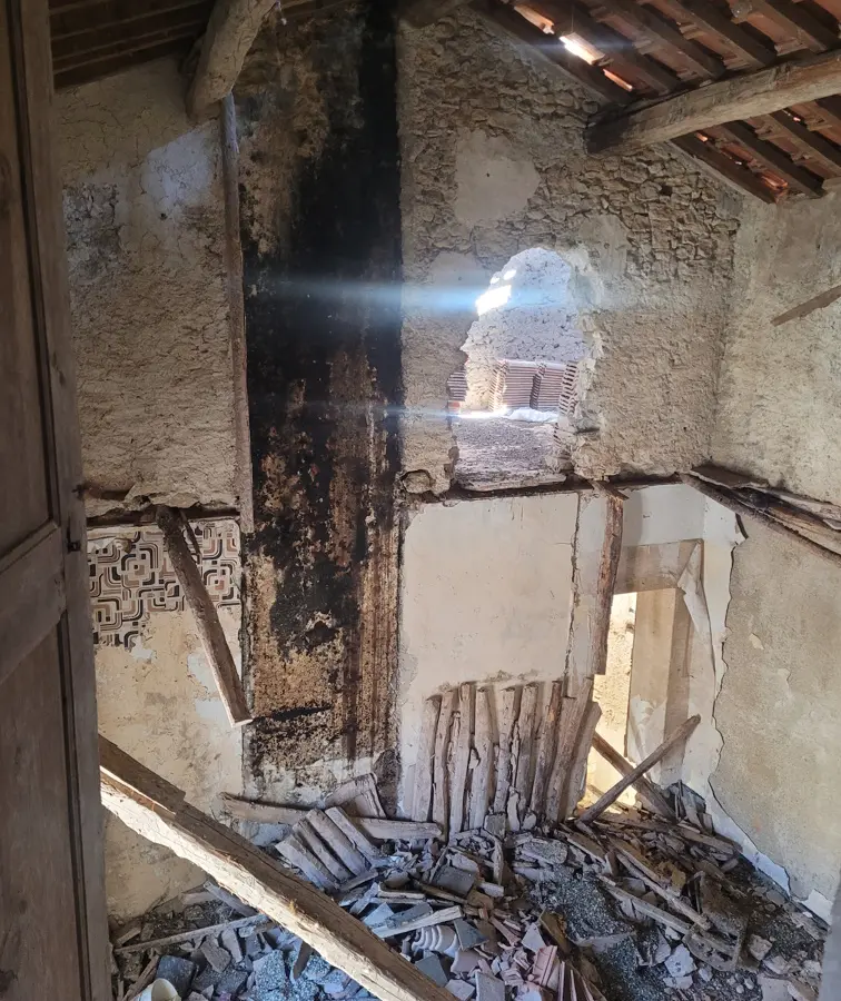 House In Alignan Du Vent, France (180 M²)