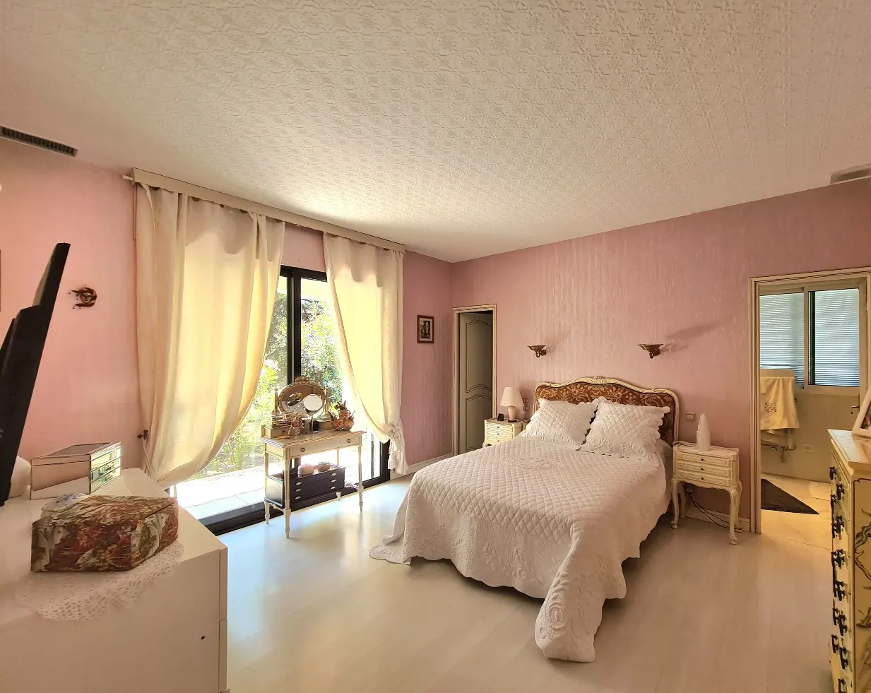 Detached House 296 M² With Garden In Agde, France