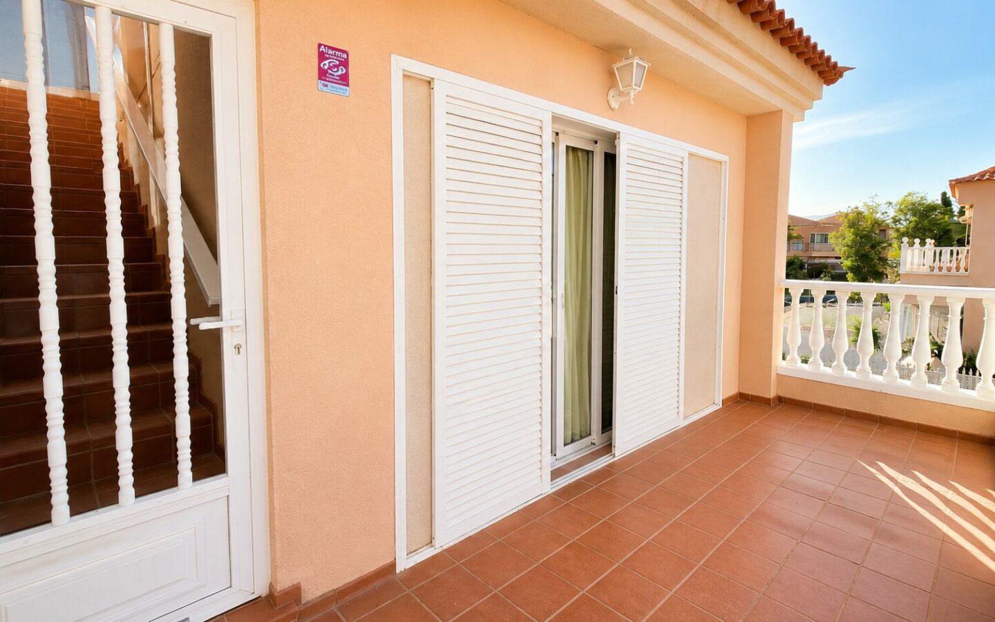 Duplex Of 180 M² With Terraces, 2-car Garage, And Communal Pool In Costa Del Silencio
