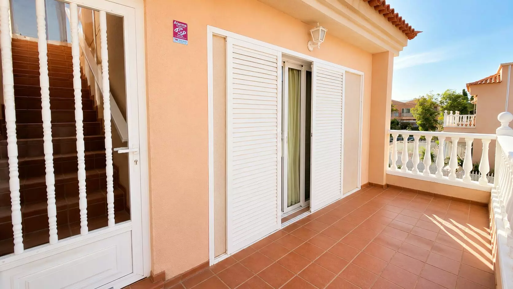 Duplex Of 180 M² With Terraces, 2-car Garage, And Communal Pool In Costa Del Silencio