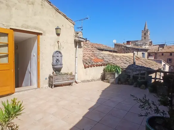 House Of 210 M² In Capestang, France