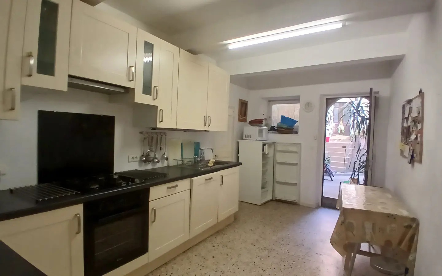 House Of 210 M² In Capestang, France