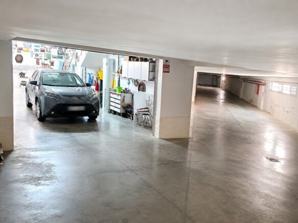 Duplex Of 180 M² With Terraces, 2-car Garage, And Communal Pool In Costa Del Silencio