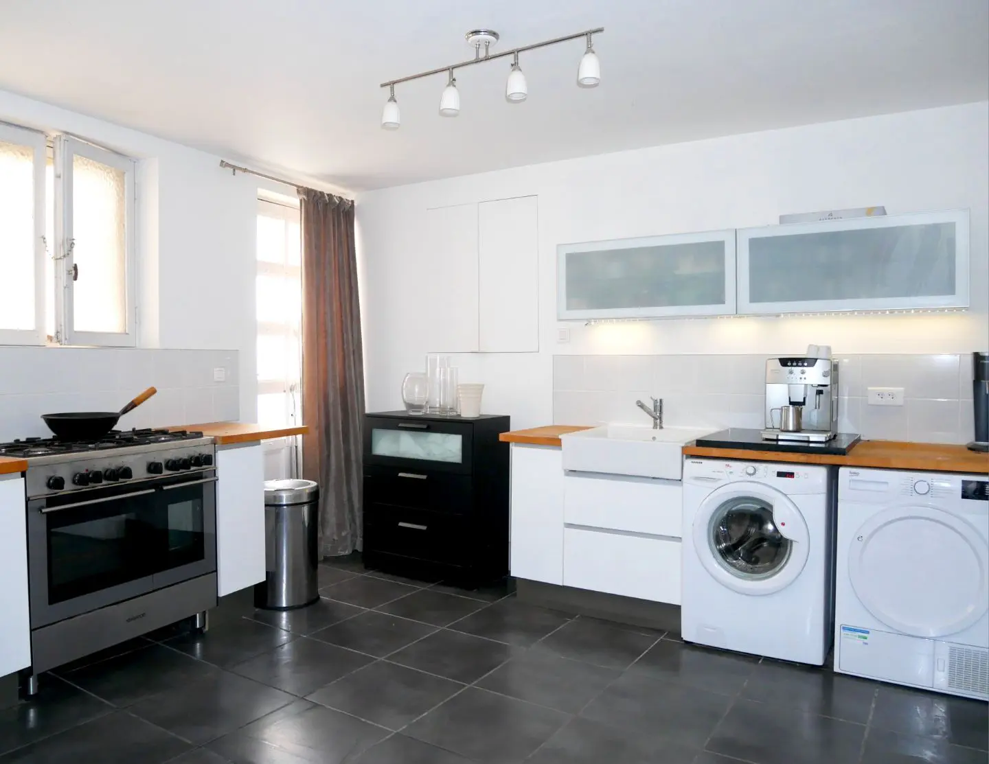 House 190 M² In La Redorte, France