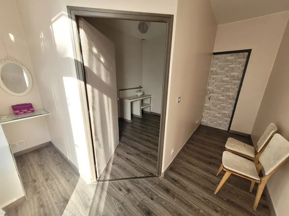 Input: “for Sale Apartment 50 M² With Balcony In Barcelona, Spain”
Output: Apartment Of 50 M² With Balcony In Barcelona, Spain